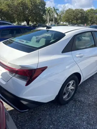 Hyundai ELANTRA 2026 SE 4dr Sedán