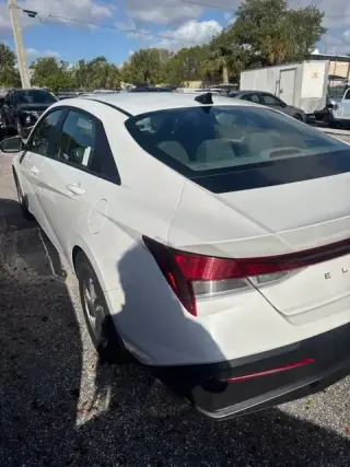Hyundai ELANTRA 2026 SE 4dr Sedán