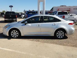 Toyota Corolla Híbrido 2026 LE 4dr Sedán