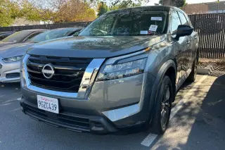 Nissan Pathfinder 2023 S 4 SUV