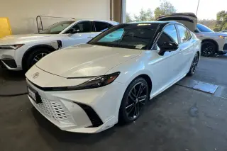 Toyota Camry 2025 SE 4dr Sedán