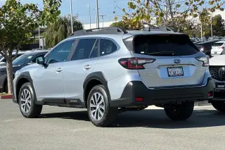 Subaru Outback 2025 AWD Premium sedan 4 puertas