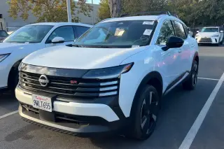Nissan Kicks 2026 AWD SR 4dr Crossover