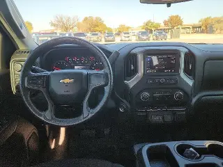 Chevrolet Silverado 1500 2025 4x4 Custom 4dr Crew Cab 5.8 ft. SB