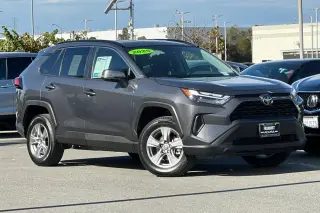 Toyota RAV4 2025 XLE 4dr SUV