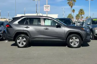 Toyota RAV4 2025 XLE 4dr SUV