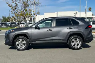 Toyota RAV4 2025 XLE 4dr SUV