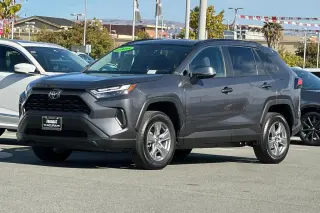 Toyota RAV4 2025 XLE 4dr SUV