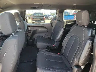 Chrysler Pacifica 2023 Touring Van 4 puertas
