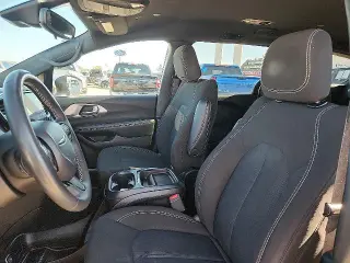 Chrysler Pacifica 2023 Touring Van 4 puertas