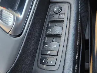 Chrysler Pacifica 2023 Touring Van 4 puertas