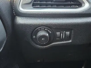 Chrysler Pacifica 2023 Touring Van 4 puertas
