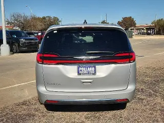 Chrysler Pacifica 2023 Touring Van 4 puertas