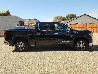GMC Sierra 1500 2025 4x2 SLT 4dr Crew Cab 5.8 ft. SB