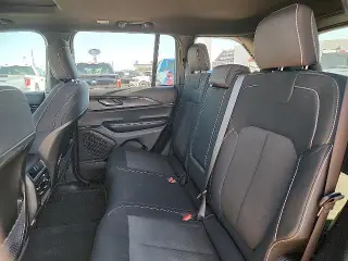 Jeep Grand Cherokee 2025 4x4 Laredo 4dr SUV