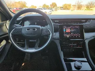 Jeep Grand Cherokee 2025 4x4 Laredo 4dr SUV