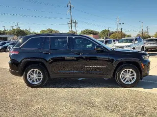 Jeep Grand Cherokee 2025 4x4 Laredo 4dr SUV