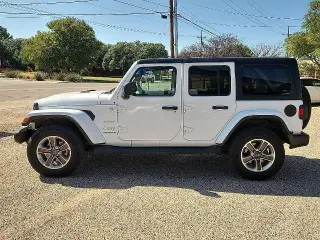 Jeep Wrangler 2023 4x4 Sahara 4dr SUV
