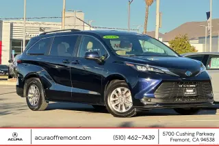 Toyota Sienna 2025 LE 8-Pasajeros 4dr Mini-Van