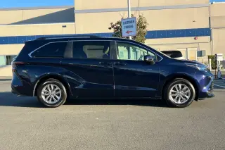 Toyota Sienna 2025 LE 8-Pasajeros 4dr Mini-Van