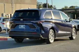 Toyota Sienna 2025 LE 8-Pasajeros 4dr Mini-Van