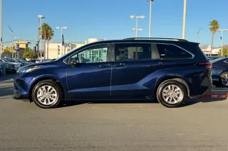 Toyota Sienna 2025 LE 8-Pasajeros 4dr Mini-Van
