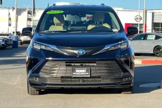 Toyota Sienna 2025 LE 8-Pasajeros 4dr Mini-Van