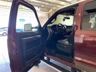 Ford F-350 Super Duty 2016 4x4 Lariat 4dr Crew Cab 6.8 ft. SB SRW Pickup
