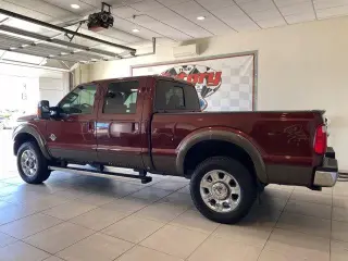 Ford F-350 Super Duty 2016 4x4 Lariat 4dr Crew Cab 6.8 ft. SB SRW Pickup