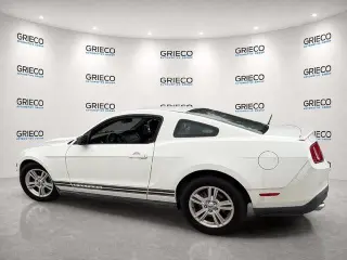 Ford Mustang 2011 V6 Premium 2dr Fastback