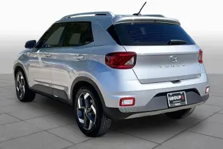 Hyundai VENUE 2026 SEL 4dr Crossover