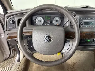 Mercury Grand Marquis 2010 LS 4dr Sedán