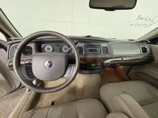 Mercury Grand Marquis 2010 LS 4dr Sedán