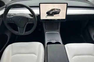 Tesla Model Y 2022 AWD Long Range 4dr Crossover