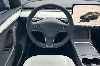 Tesla Model Y 2022 AWD Long Range 4dr Crossover