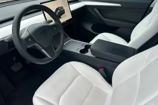 Tesla Model Y 2022 AWD Long Range 4dr Crossover