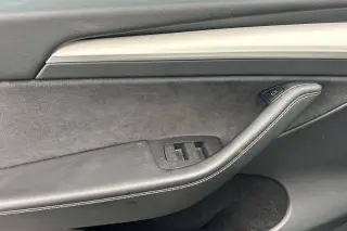 Tesla Model Y 2022 AWD Long Range 4dr Crossover