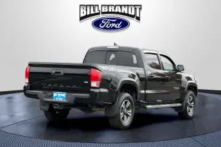Toyota Tacoma 2016 4x4 SR5 V6 4dr Double Cab 6.1 ft LB