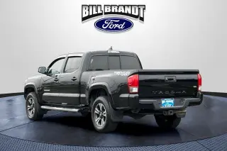 Toyota Tacoma 2016 4x4 SR5 V6 4dr Double Cab 6.1 ft LB