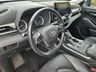 Toyota Highlander 2022 AWD XLE 4dr SUV