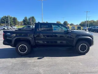 Toyota Tacoma 2026 4x4 TRD Off-Road 4dr Double Cab 5.0 ft SB 8A