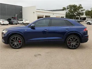 Audi Q8 2021 con tracción integral quattro Prestige 55 TFSI de 4 puertas SUV
