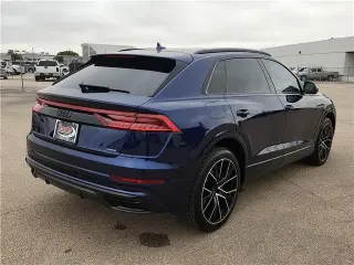 Audi Q8 2021 con tracción integral quattro Prestige 55 TFSI de 4 puertas SUV