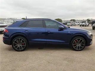 Audi Q8 2021 con tracción integral quattro Prestige 55 TFSI de 4 puertas SUV