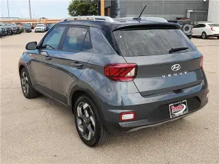 Hyundai VENUE 2024 Limited 4dr Crossover