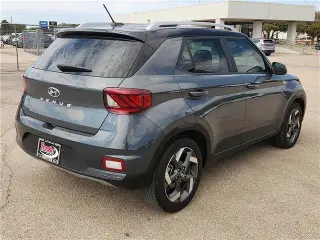 Hyundai VENUE 2024 Limited 4dr Crossover