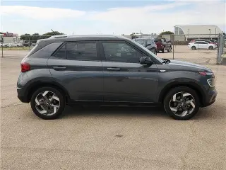 Hyundai VENUE 2024 Limited 4dr Crossover