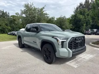 Toyota Tundra 2024 4x4 SR5 4dr CrewMax Cab Pickup SB