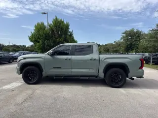 Toyota Tundra 2024 4x4 SR5 4dr CrewMax Cab Pickup SB