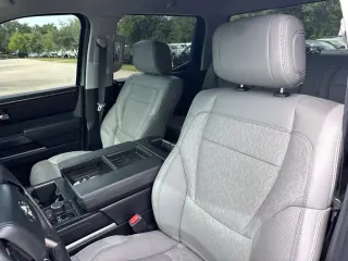 Toyota Tundra 2024 4x4 SR5 4dr CrewMax Cab Pickup SB